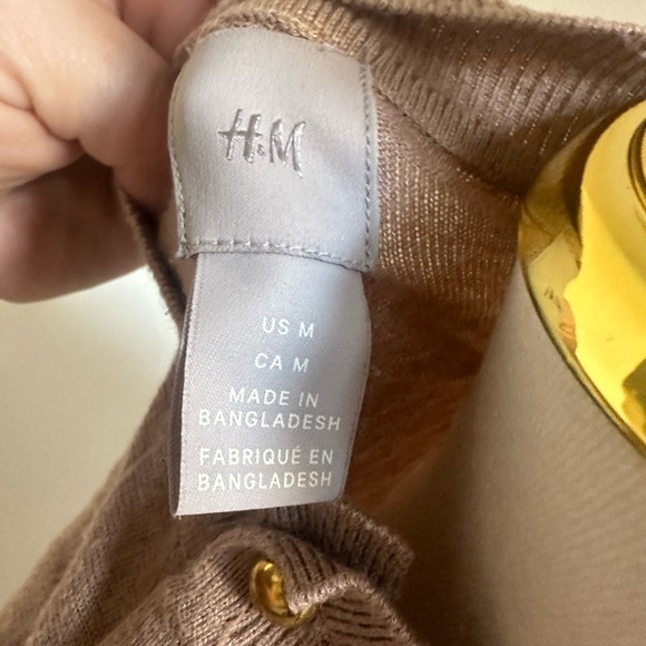 H&M Beige Crew Neck Shirt - Picture 5 of 6